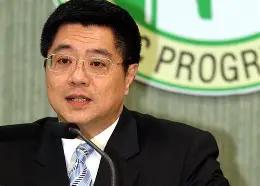 卓荣泰急了急了！大陆新法刚施行，他就给扣上"并吞台湾"的大帽子，底气从哪来？