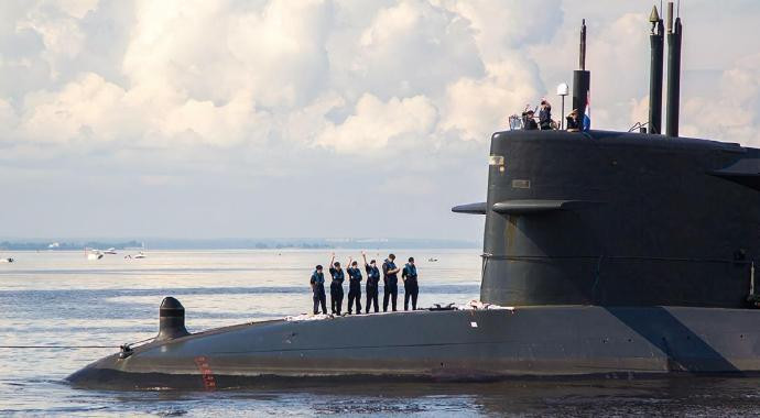 每天认识一件兵器以色列“海豚”级常规潜艇“海豚”（Dolphin）级潜艇是以色