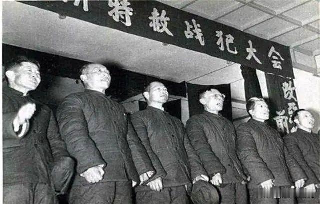 沈醉被俘后，先是关押到重庆原军统局缫丝办事处，待遇是相当不错的，不仅每个月是每月