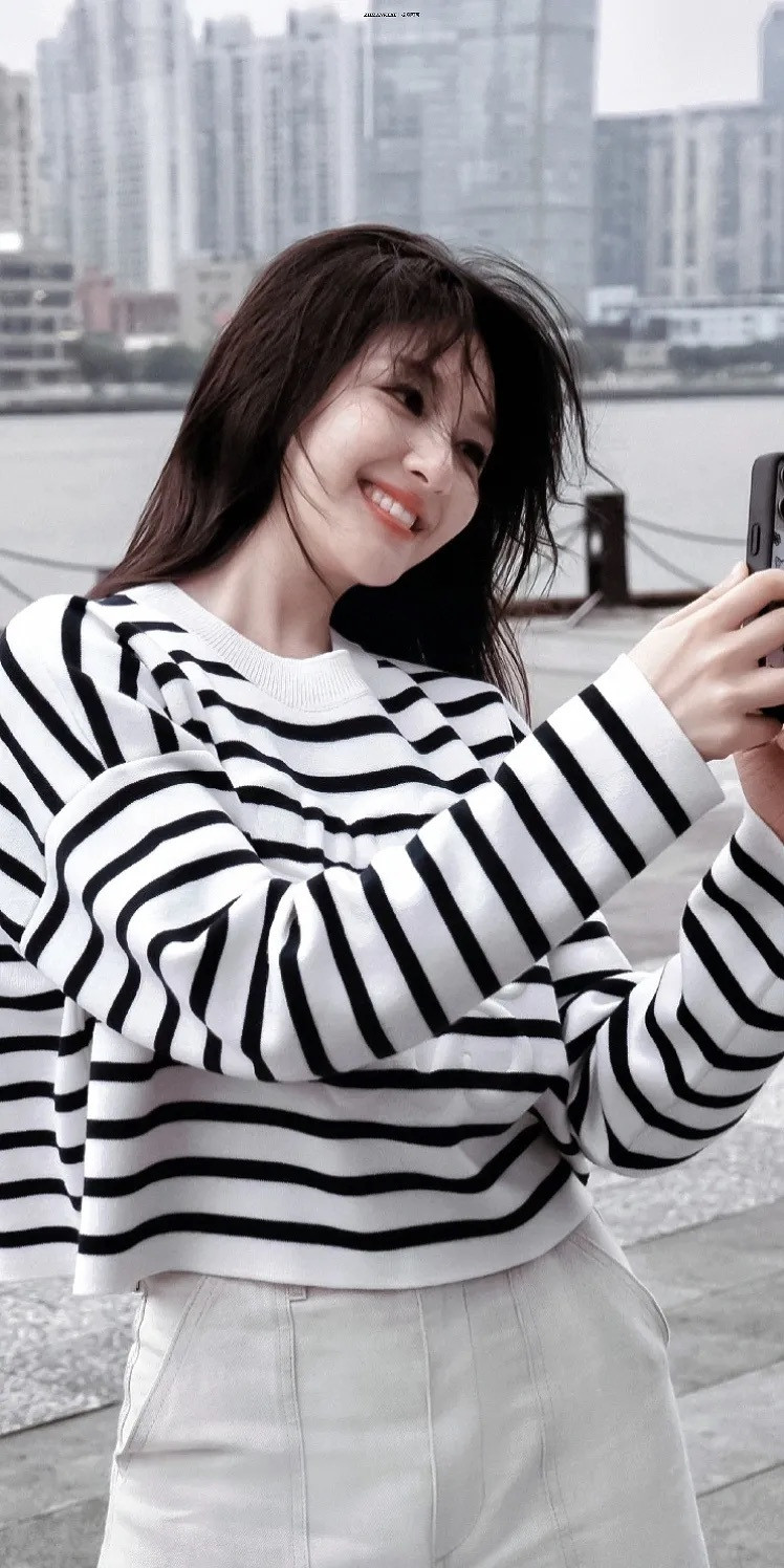 李兰迪吸一口氧气