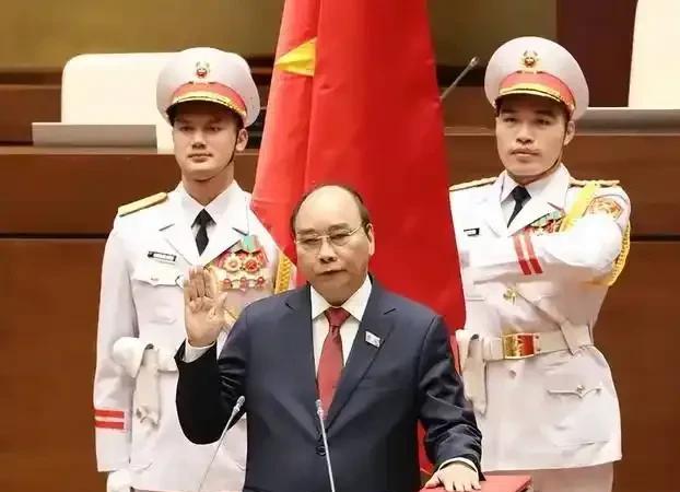 越南政坛地震！阮春福等前领导人集体出局，反腐风暴席卷东南亚越南政坛最近上演了一