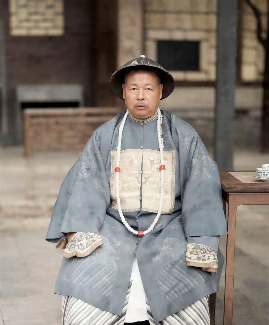 左宗棠的真实容貌，1875年，他在兰州府衙留影，次年抬棺出征。