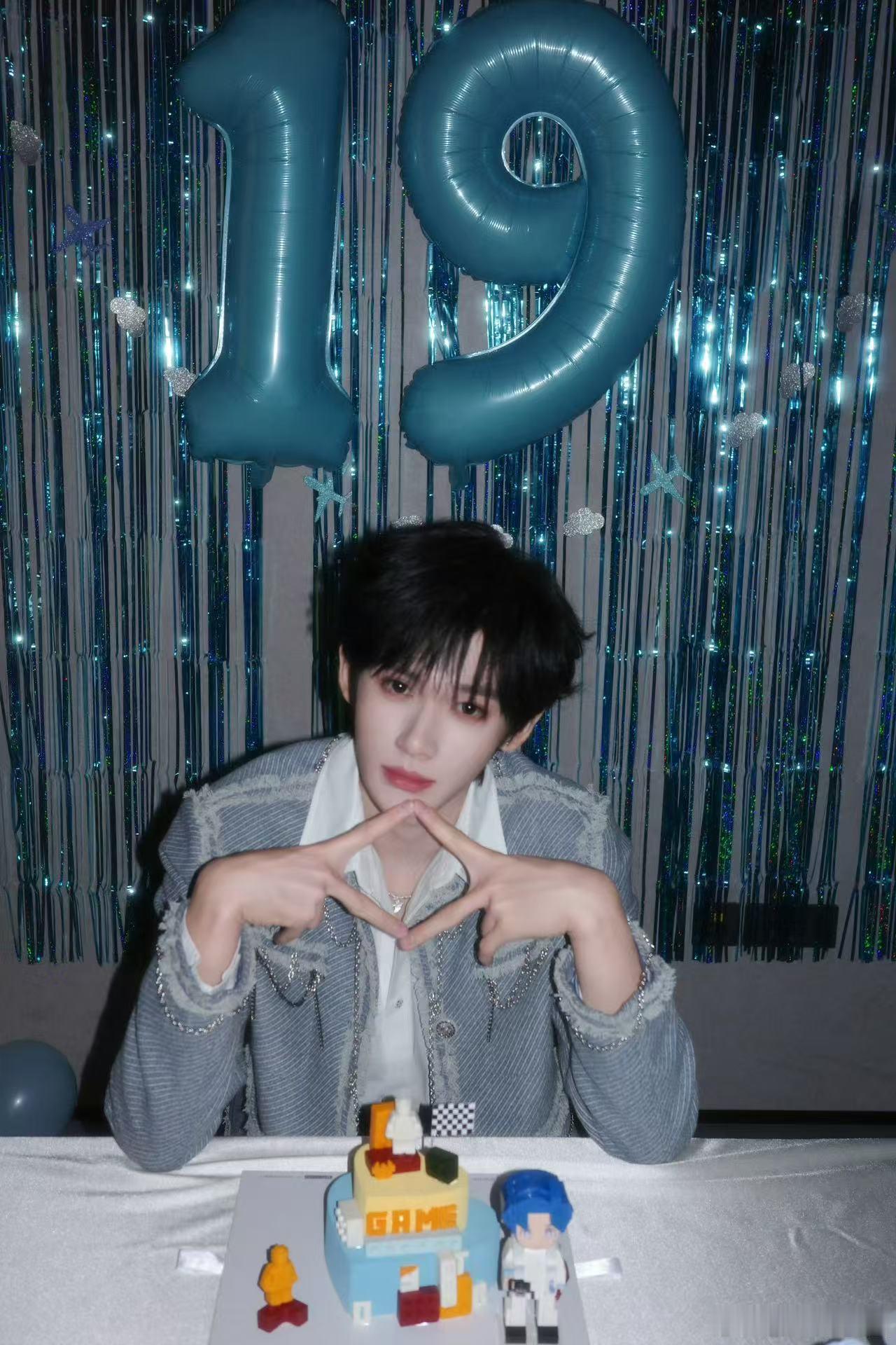 他跳得真有力量，太迷人了！