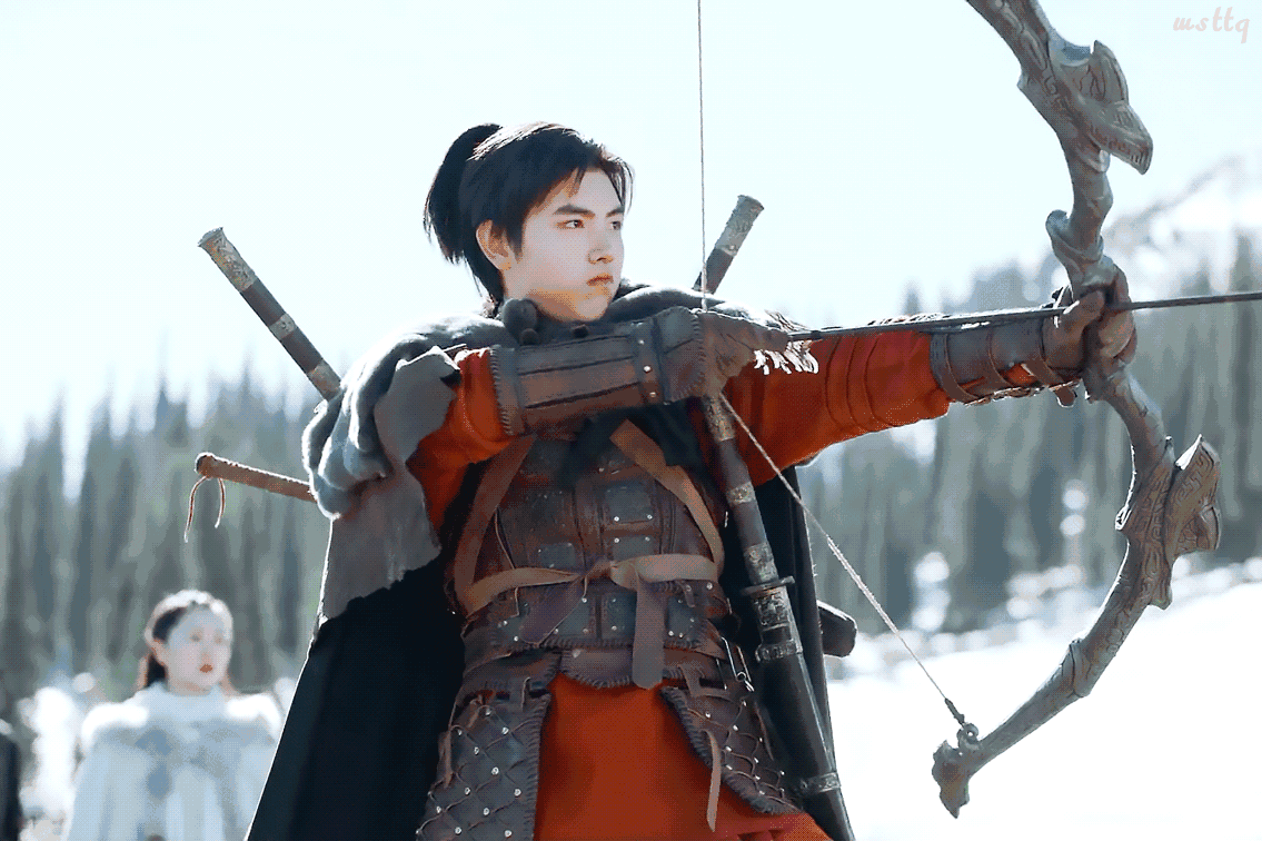 头套的清爽度和服装的视觉质感以及道具弓的拉伸度真实感全都直观秒了