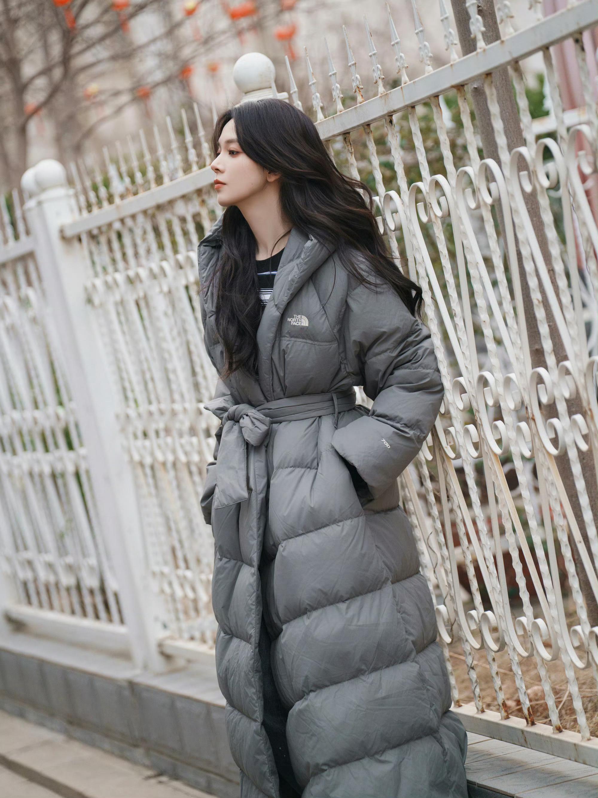 陈瑶终于出来营业啦，多发！好看爱看～瑶妹这羽绒服好长啊