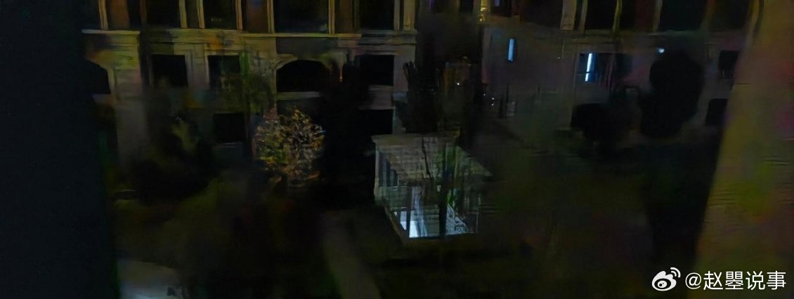 华北的天津市，凌晨3点，窗外的风开始咆哮了，但还没到那种特别猛的程度，可能是狂风