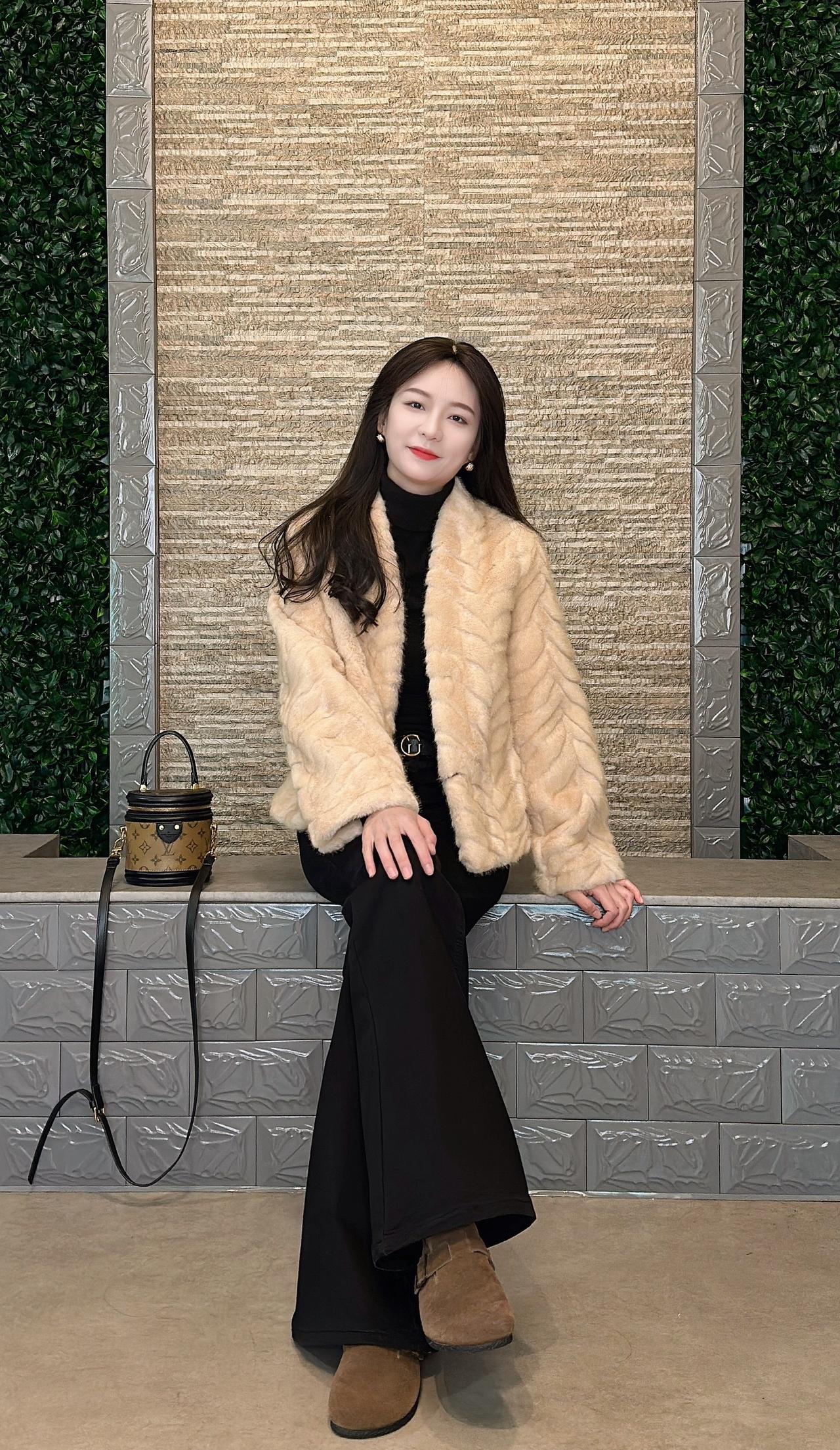 人生都要有点遗憾，不然老了拿什么谈曾经毛毛外套过年穿搭冬季穿搭