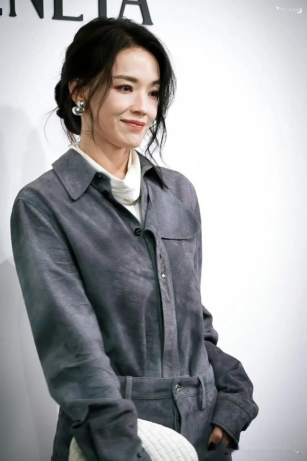 舒淇这波采访真让人破防了！今天她接受采访时，第一次公开聊自己的情感生活，说和老公