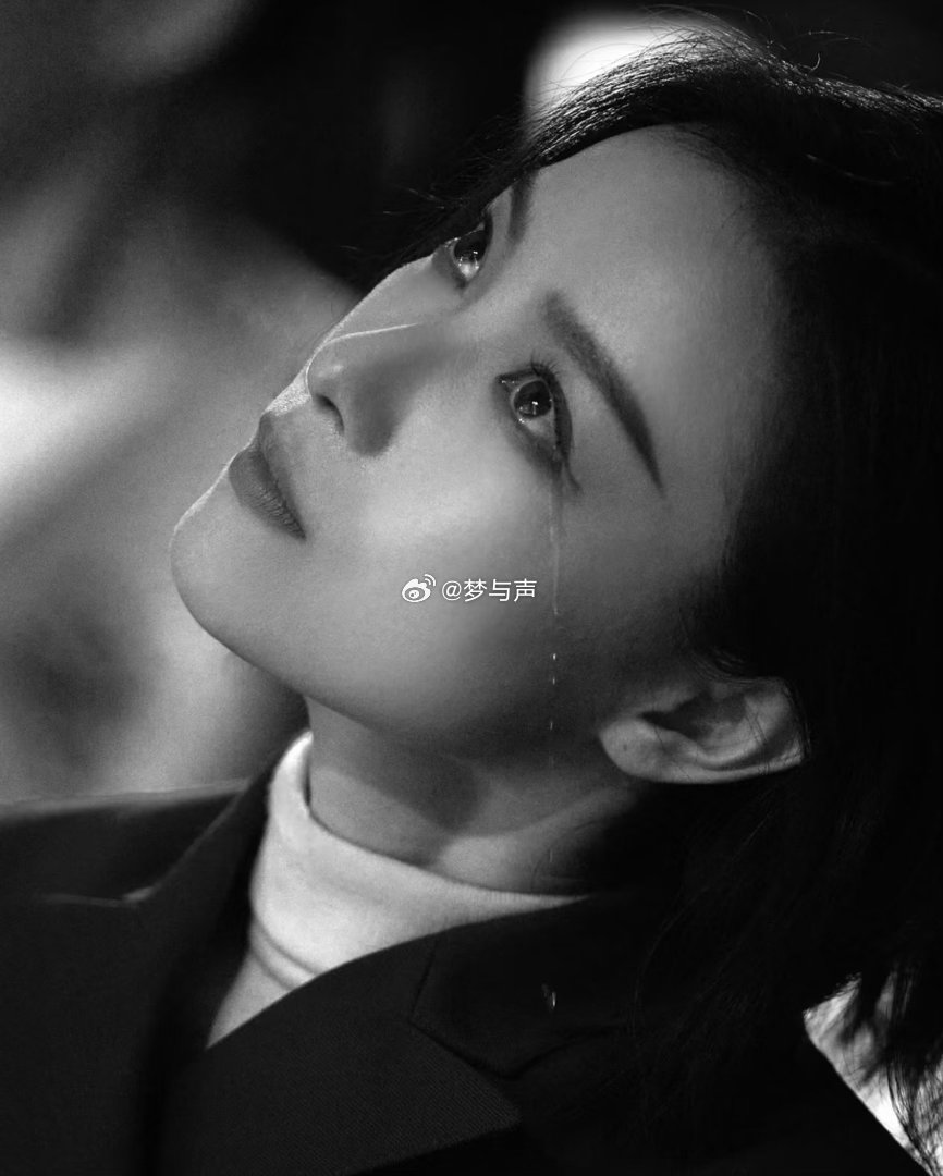 倪妮2集哭了15次隐身的名字倪妮的哭戏真的自带层次！泪光噙在睫下不落的倔强，转