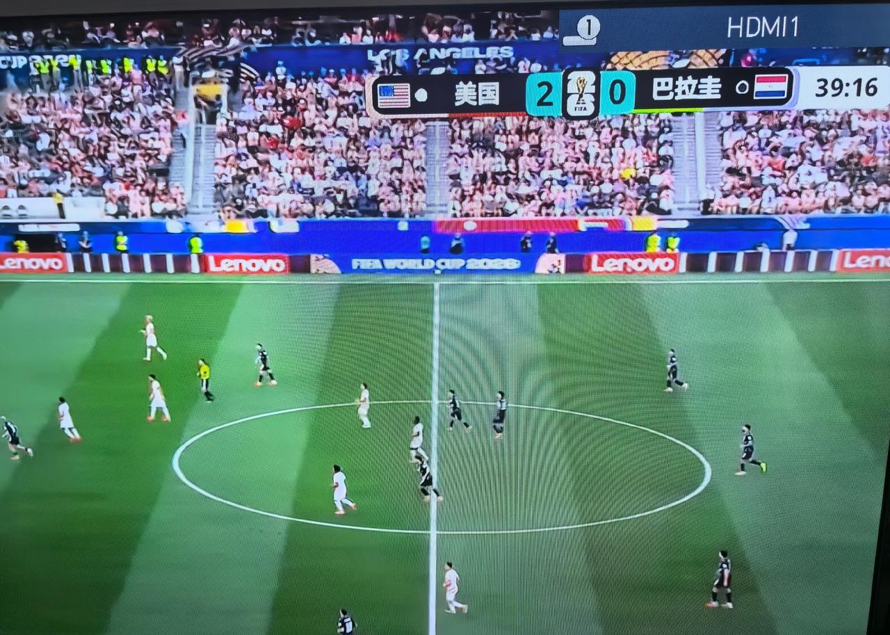 美国VS巴拉圭：第31分钟时，巴洛贡再次破门助美国队2-0领先巴拉圭队。美国压