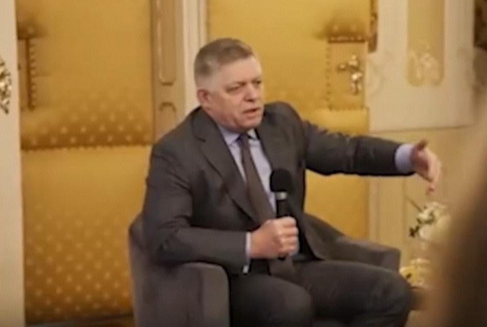 菲佐：“美国对待欧盟，就像对待一个不存在的东西”一场面向青年学生的公开座谈，