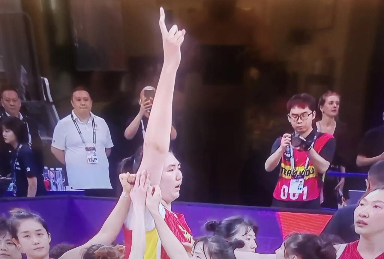 祝贺中国女篮夺得亚洲杯第三名！刚刚中国女篮101：66大胜韩国女篮，夺得了女篮亚