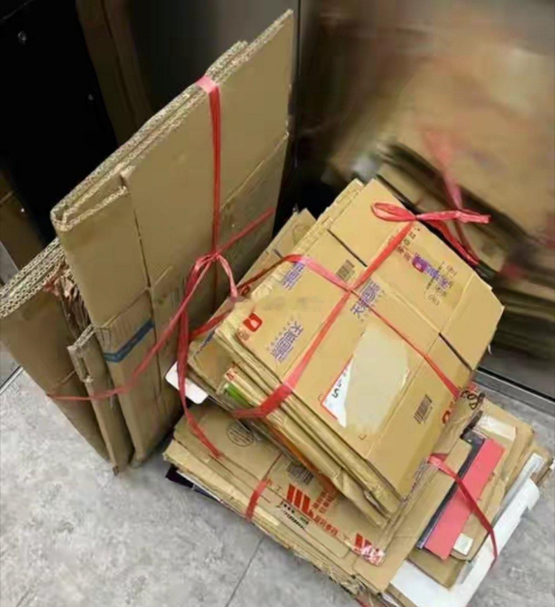 这个时尚单品，和清华美院那个如出一辙啊！！