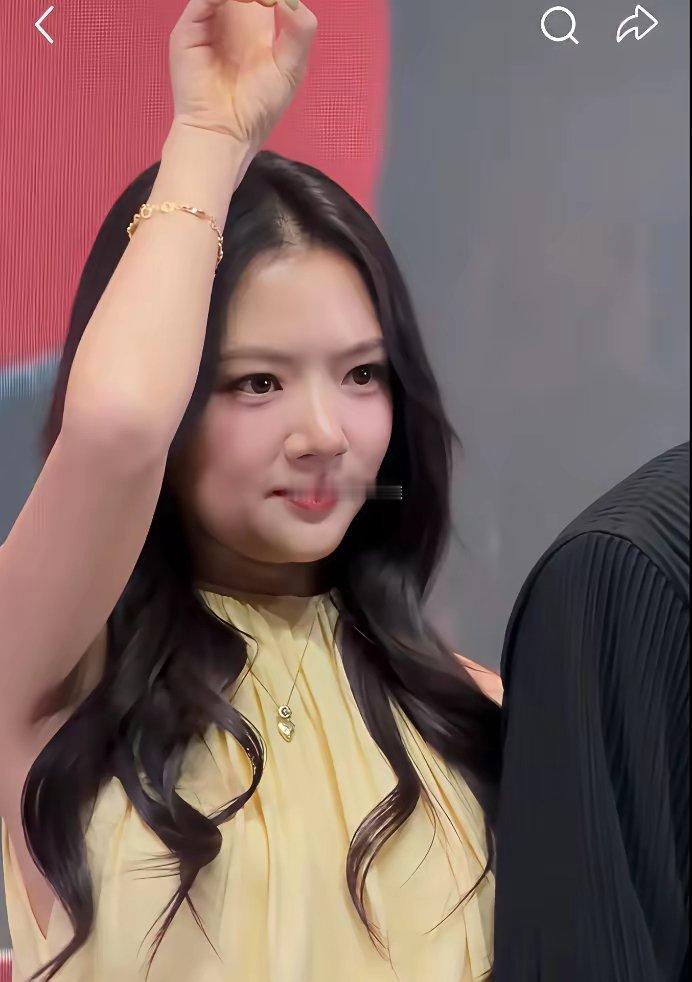任敏是我见过上镜最吃亏的女明星明明她的身材是北舞严选，头小腿长但是她的脸确实肉肉