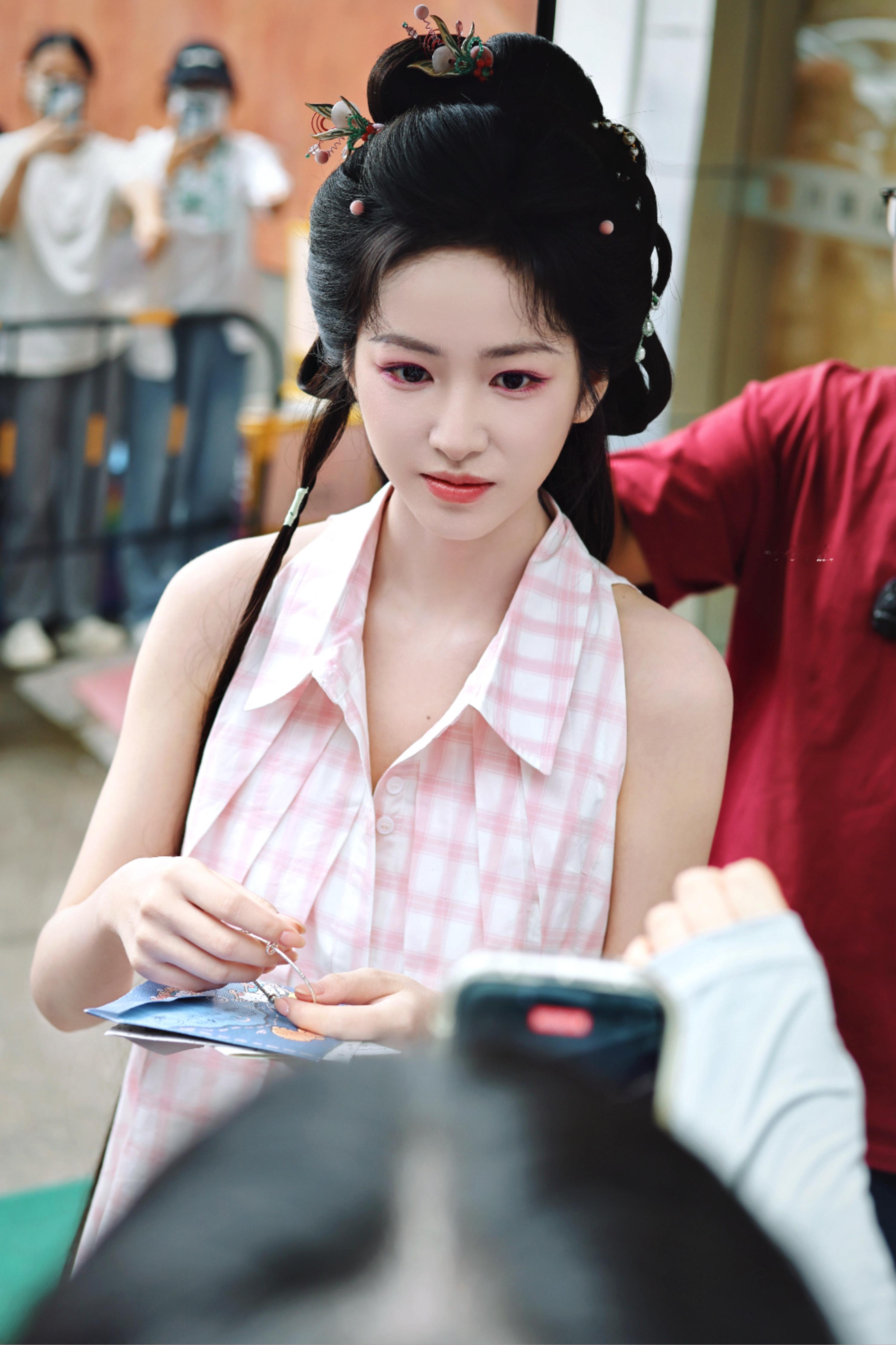 肸子小谢妆发怎么样​​​