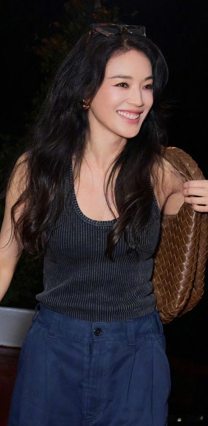 今儿起请叫我导演舒淇！舒淇当导演了！自编自导首部电影《女孩》！舒淇当首部自编自