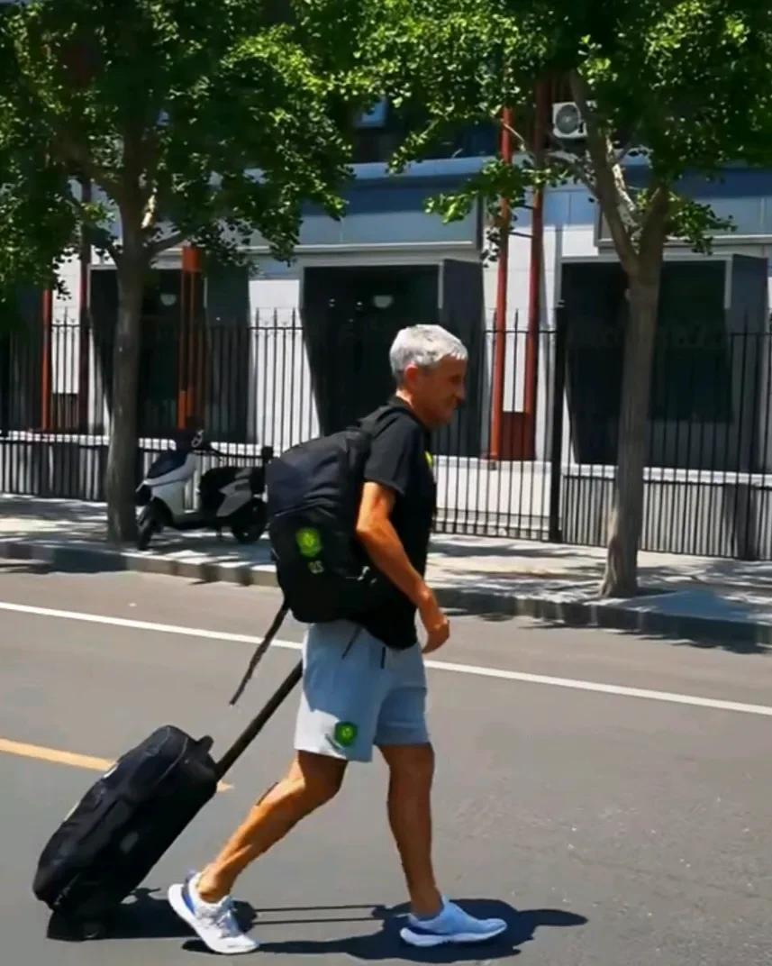 北京国安大换血，这些人离队您同意吗？塞蒂恩球队成绩不理想，主教练下课非常正常