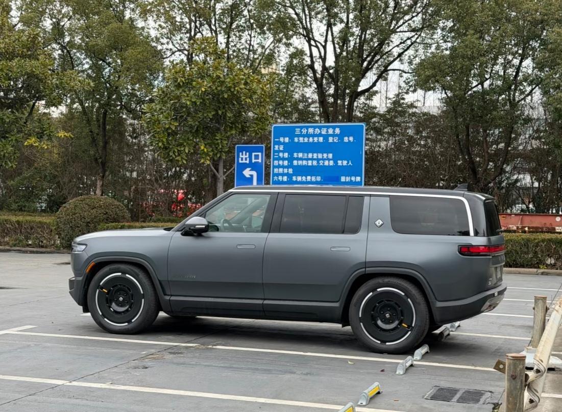 我没看错吧？又一家老美造车新势力悄然进入国内市场？[赞]上海某地