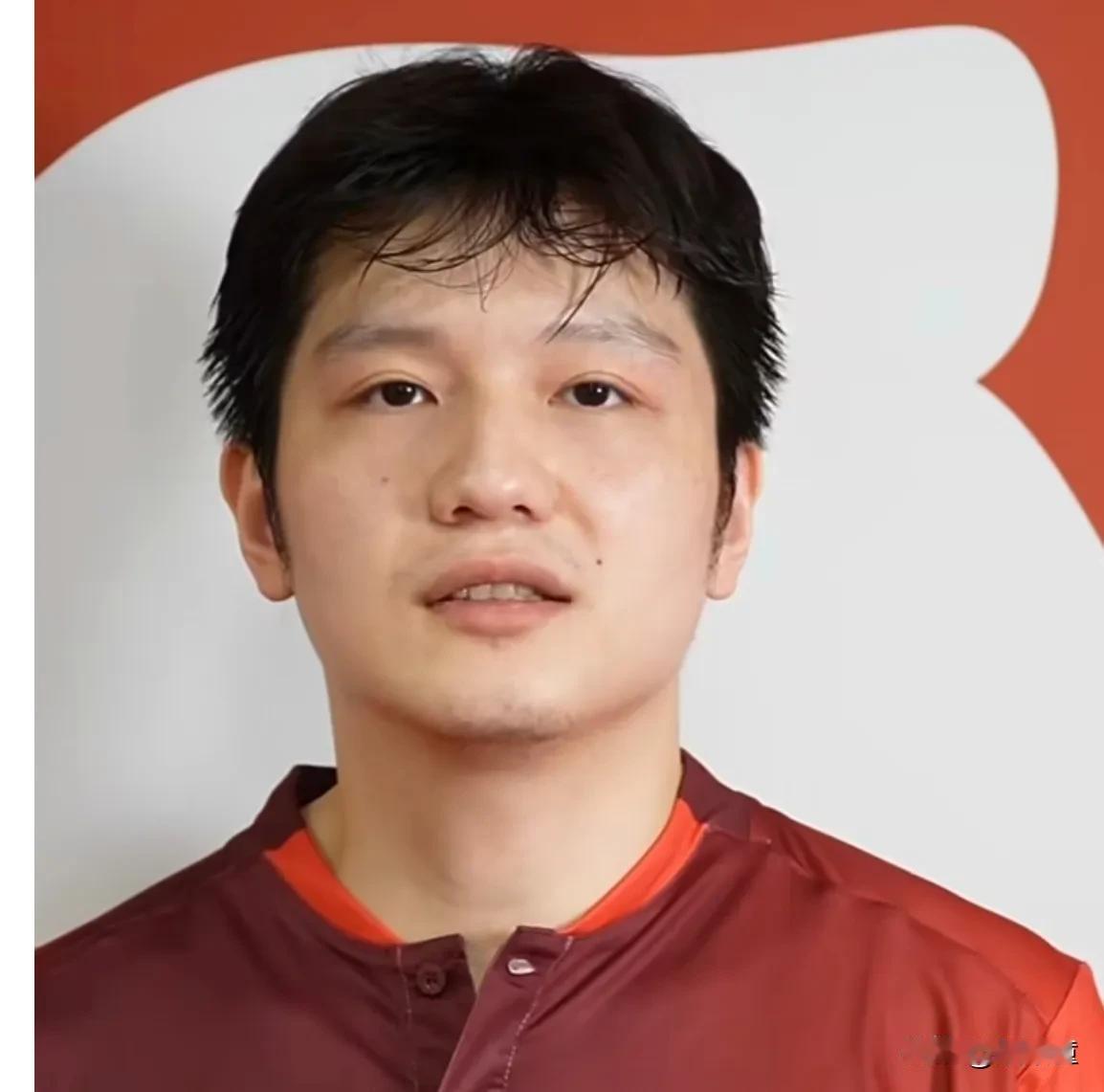 回国一次就是一次美容！樊振东离开德国前，拍摄的杜塞尔多夫宣传片，当时他的状态很