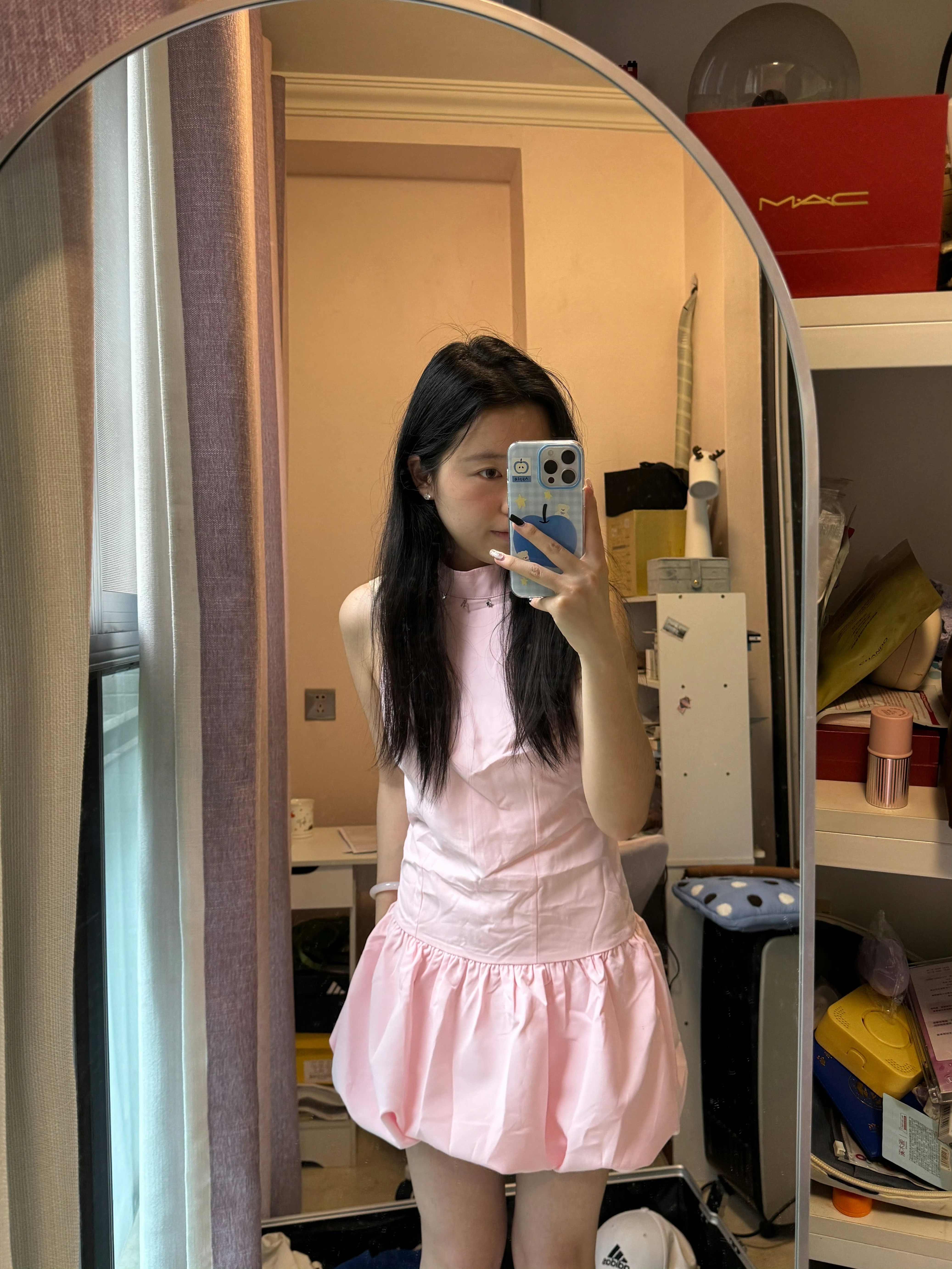 毫无腰线可言的裙子但是太喜欢这个颜色了。。。​​​​