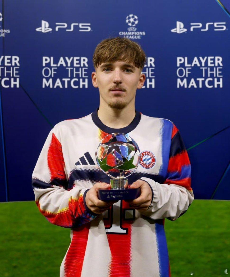 德国17岁的卡尔连续三场欧冠比赛进球，成功当选拜仁3比1葡萄牙体育的全场最佳球员