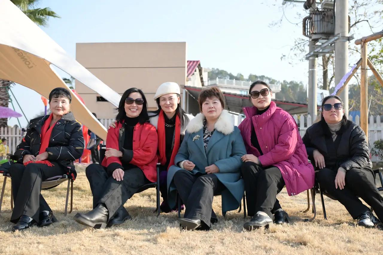 人生如白驹过隙，转瞬即逝，我们总在“等一等”，把“想做的事”推到遥远的“以后”。