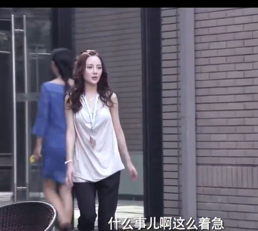 李小璐简直行走的衣架子