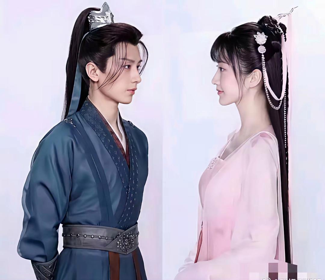 当年《沉香如屑》原定女主其实是景甜，她和成毅连定妆照都已经拍好了，最后却换成杨紫