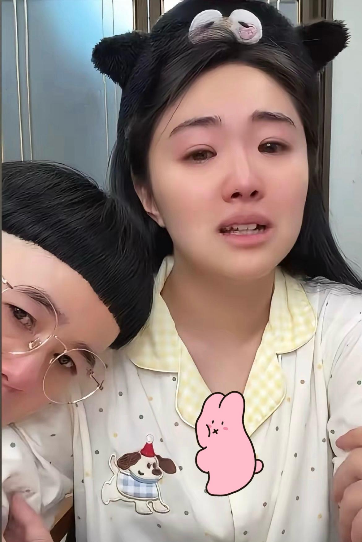 大家发现了没？有网友说的很在理，金龟子女儿流产，说明了个问题，就是适者生存，