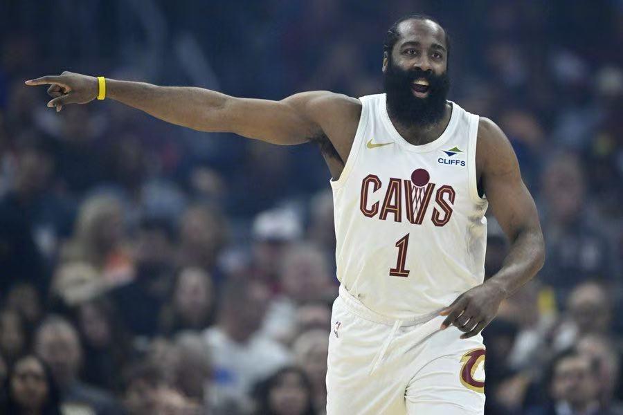 骑士这教练很难发挥出球队最大战力看了季后赛球员出场时间，米切尔莫布利32分