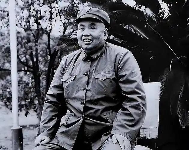 1938年，许世友找刘伯承报到，刘伯承给他安排了一个副旅长的职务，曾当过军长的许