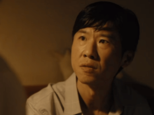 王骁新剧一碗蛋羹半碗眼泪真的被王骁这段演技吓到了，吃蛋羹那一段沉默比哭还让人难受