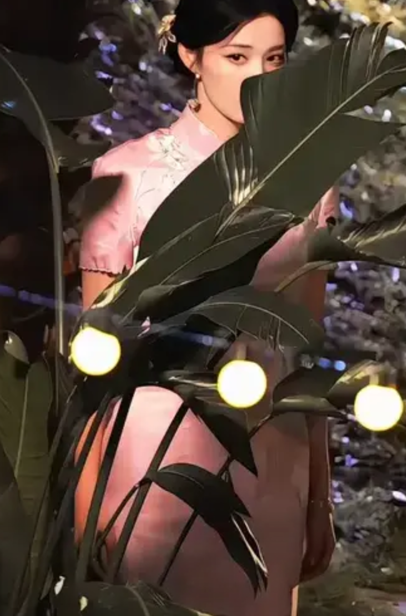 你看，王楚然真的是现在内娱少有的漂亮女生，身材是不错，但是感觉比例不是特别协调，