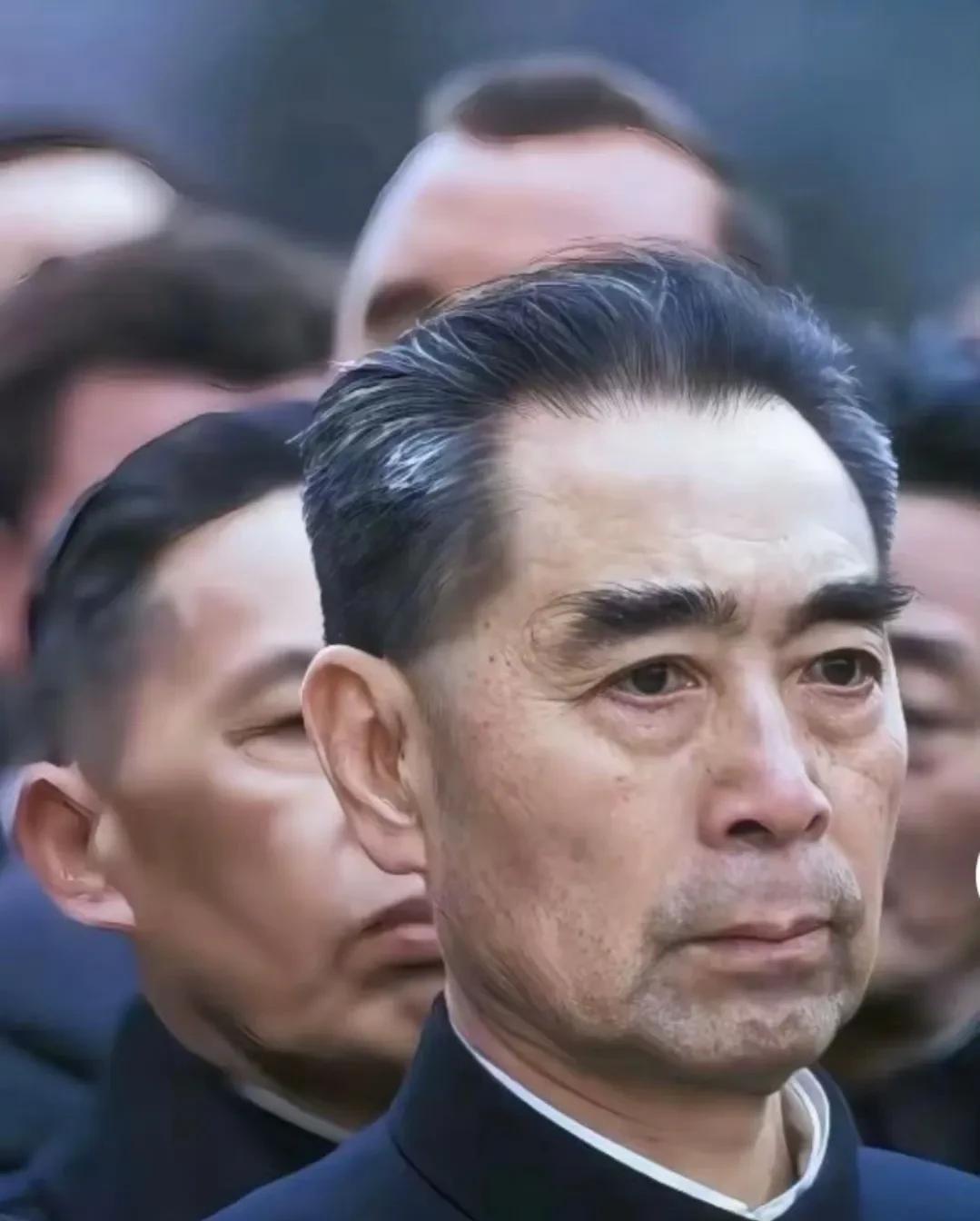 永远缅怀周总理！周恩来总理，他以自己的一生完美诠释了心怀天下的伟大情怀。在他的