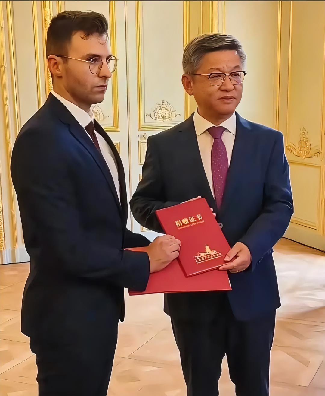 践踏民族尊严！破坏和平小屋的“鬼魅”，实为掩盖历史的汉奸败类11月12日，