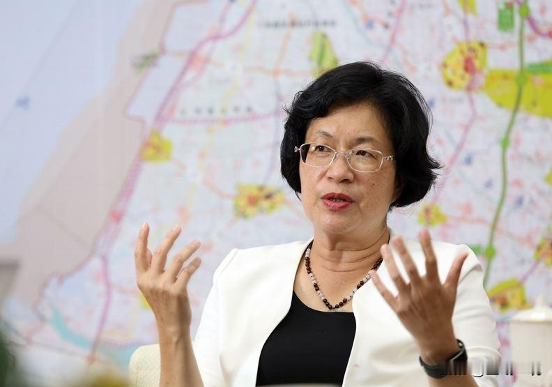王惠美拒绝同台郑丽文黄光芹：她要加入民进党针对彰化县长王惠美近期的行为，媒