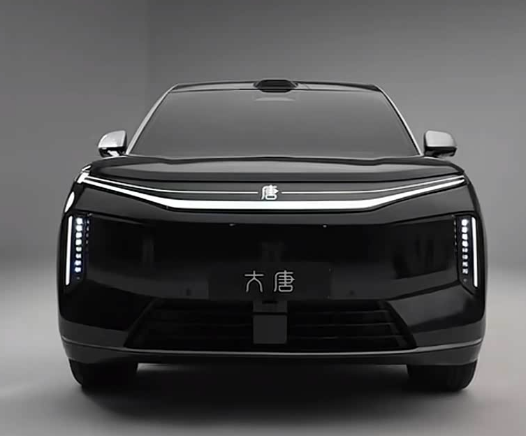 比亚迪大唐950km续航直接干翻理想L9比亚迪这波是真不跟竞品玩虚的，直接把王