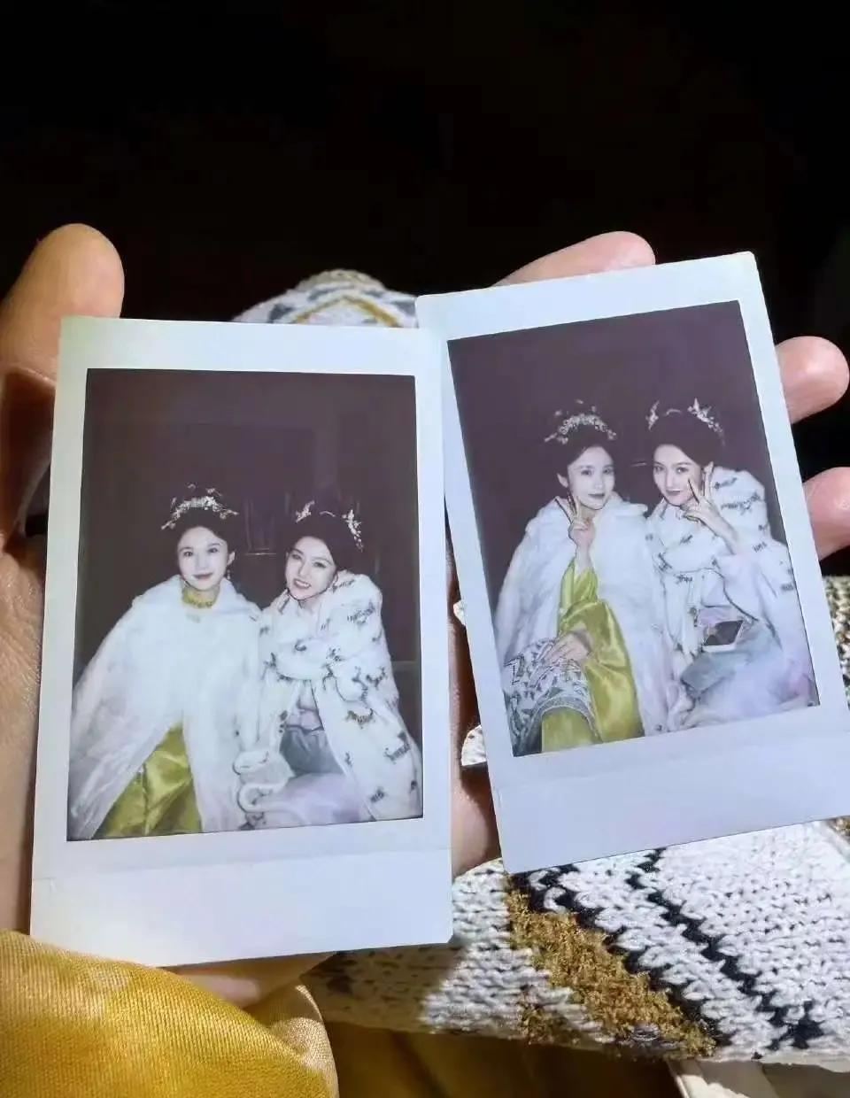 张慧雯和宋祖儿是同一年入选央视星辰大海青年演员培养计划的成员，当时两人一起拍主题