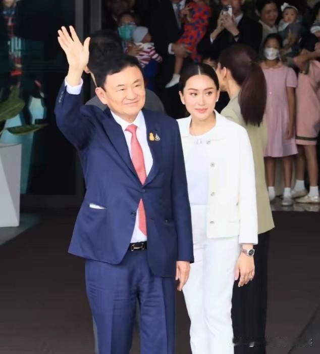 泰国前总理他信将迎来泰国国王玛哈的再次特赦！为什么他信会再次被国王玛哈特赦呢？