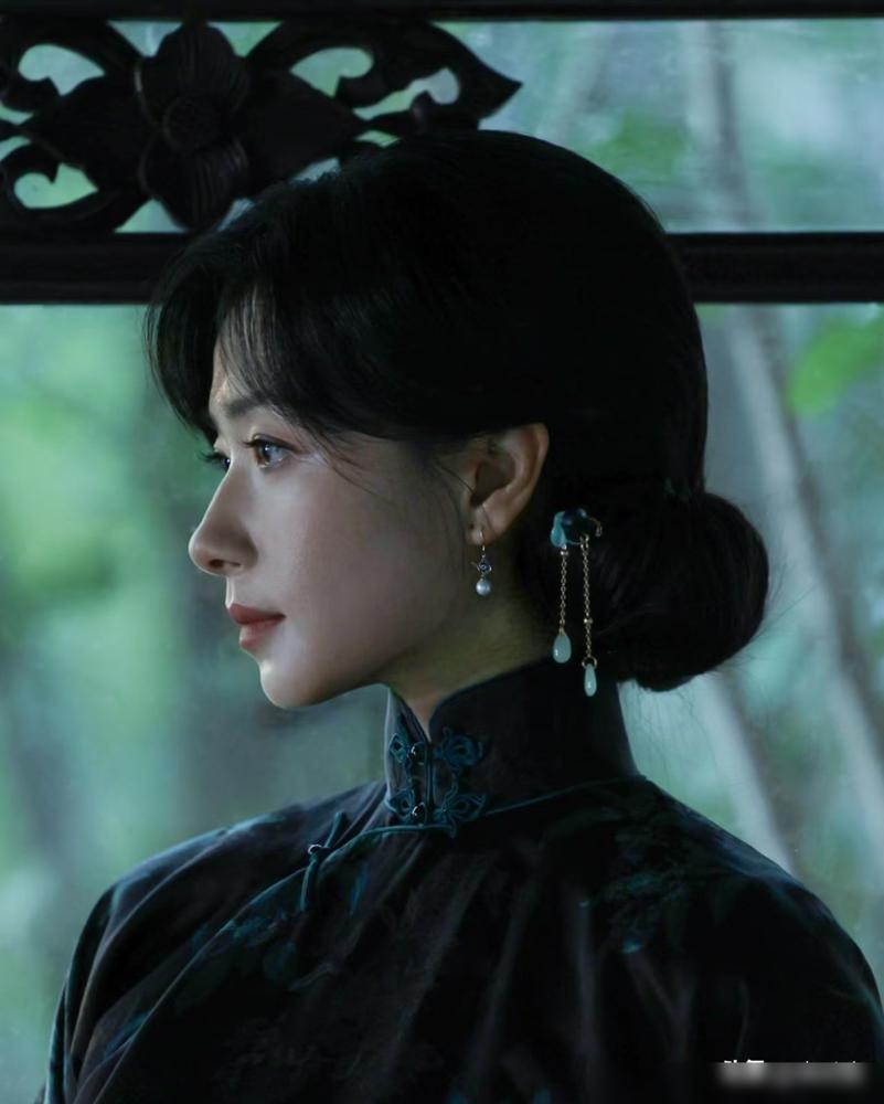 剧本看都不看就接戏，连拍40小时吞下速效救心丸，这女演员是真疯了。导演张永新
