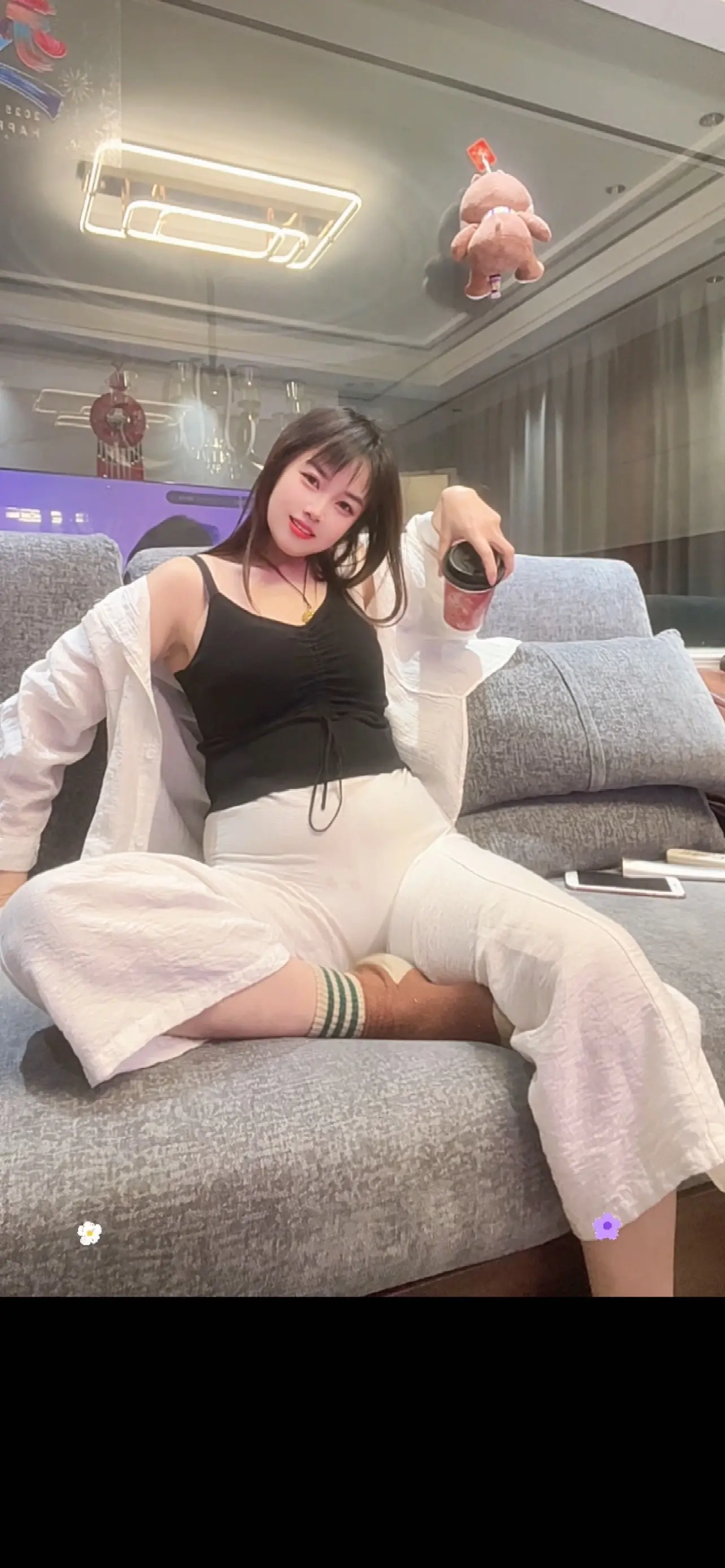 时间告诉我们，世界上所有东西都会过期，最美好的留在心底，遗憾都随风散去...