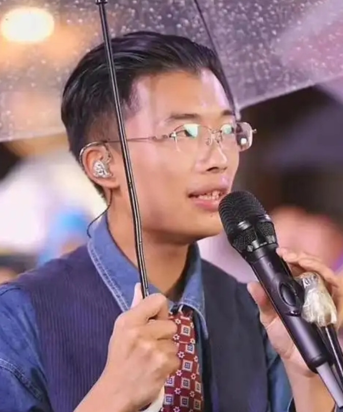 谁敢相信？一个现象级的大网红，陨落的会如此之快。 网红郭有才要凉透了吗？黄金