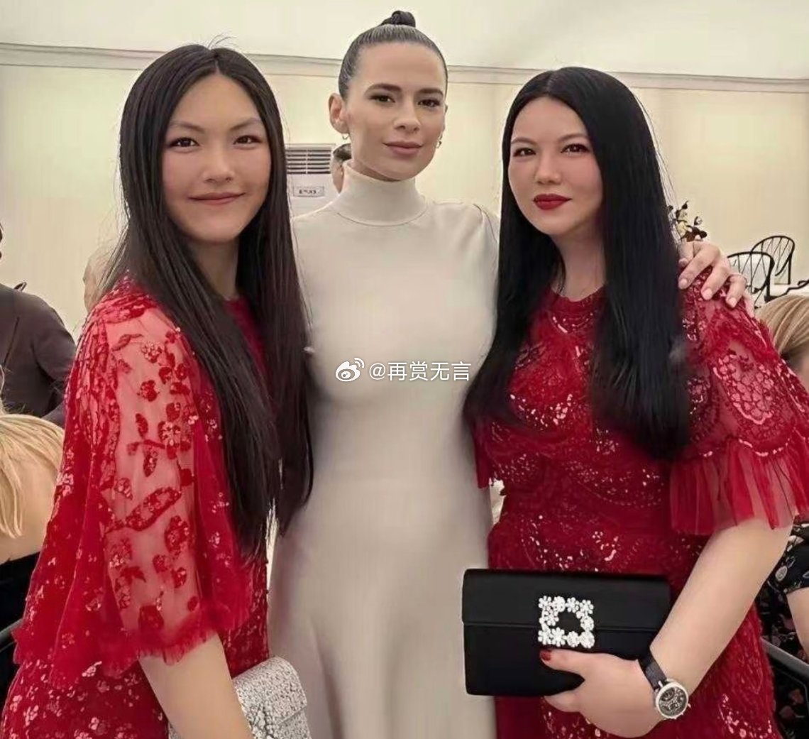 王诗龄小时候不好看，现在妥妥的大美人。​​​