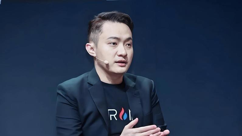 孙宇晨这人，每次上热搜都跟钱没关系，但又处处是钱的味儿。当年花3200万拍下巴