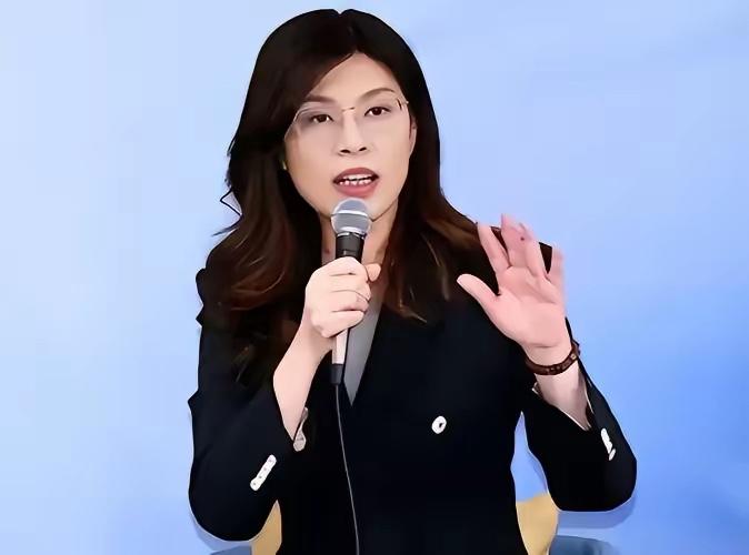 就在刚刚，中国国民党主席郑丽文发布声明，今天上午，郑丽文和韩国瑜、洪秀柱等蓝