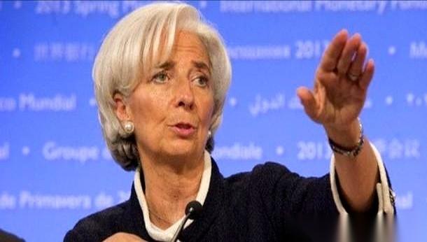 达沃斯一场顶级闭门晚宴，全球一百多号政商精英正端着酒杯。突然，欧洲央行行长拉加德