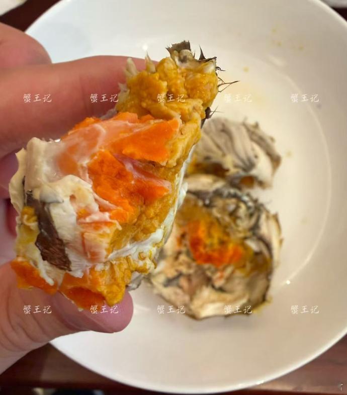 给一直支持我的兄弟们抽了两份六只的大闸蟹，请大家去DOTA每日节奏的对话框回复：