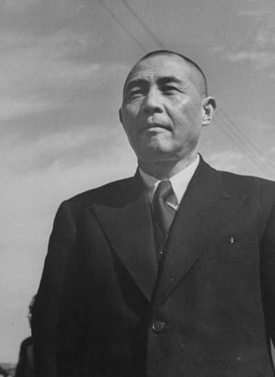 1933年，钱大钧就任保定行营主任，他花钱如流水，开支动辄数万，引起蒋介石的不满