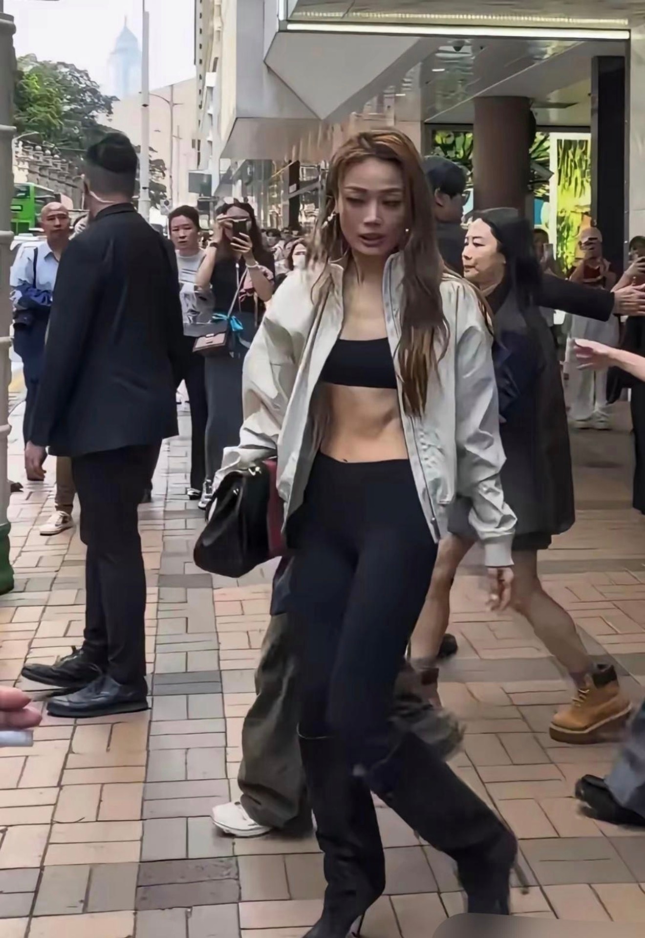 容祖儿真是太敢穿了