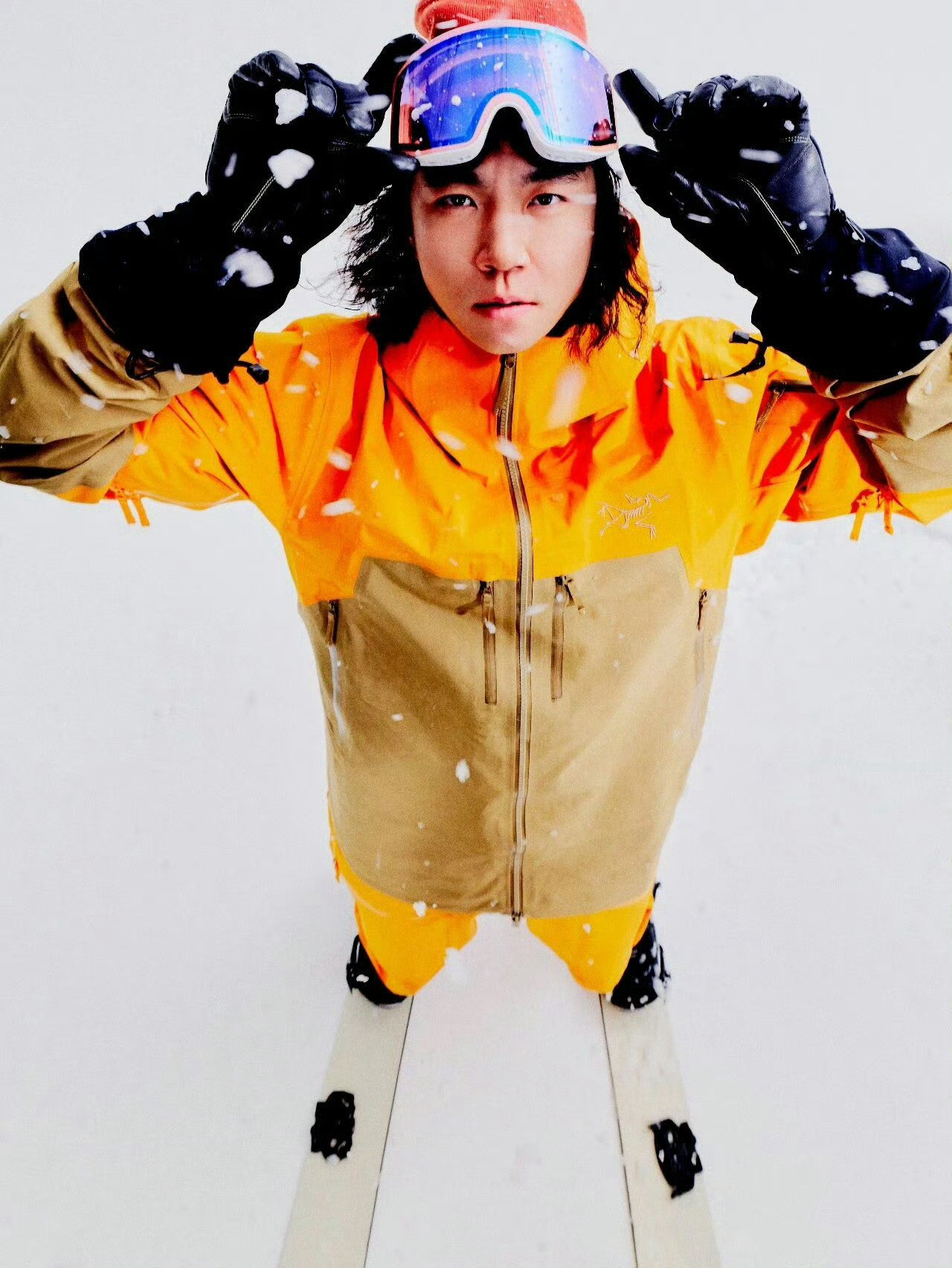 人物年度面孔人物2025年度人物揭晓《人物》杂志一年一度的年度面孔封面正式揭晓